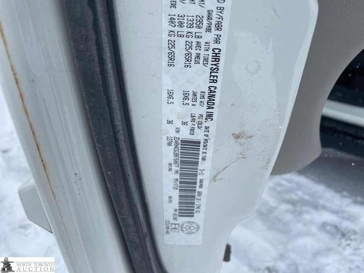 2011-dodge-grand-caravan-image-17