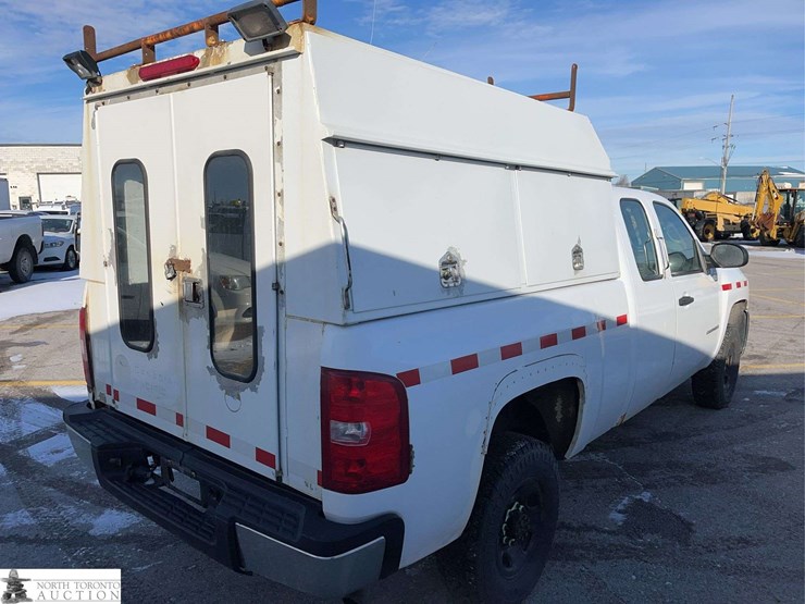 2008-chevrolet-silverado-2500hd-image-3