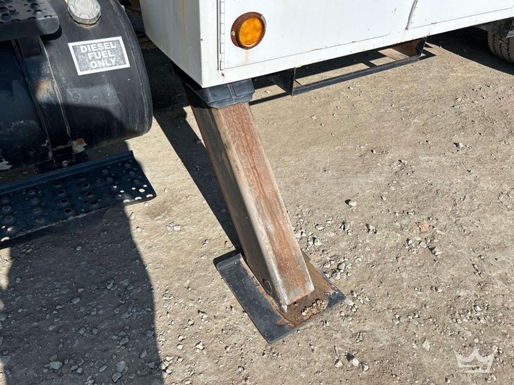 2007-ford-f750-image-18