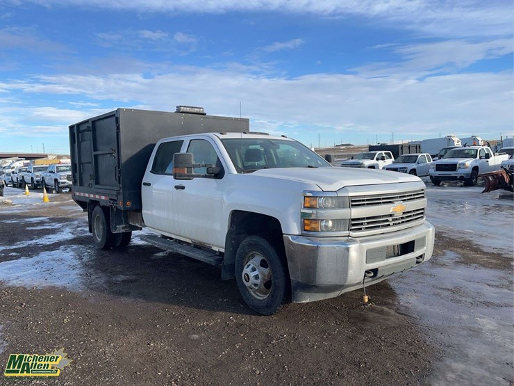 2015-chevrolet-silverado-3500hd-image-2