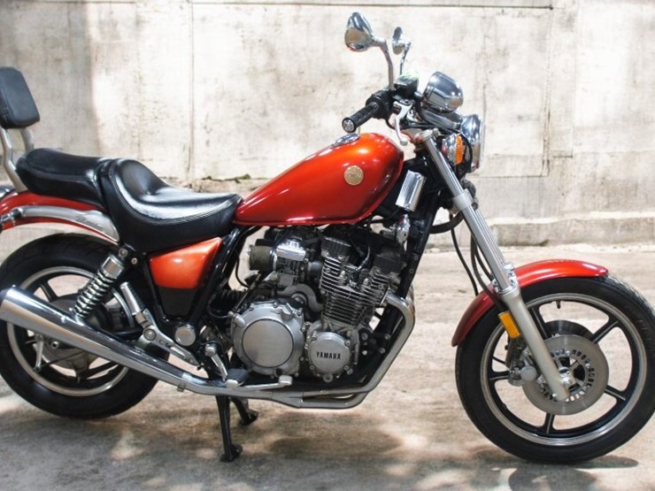 1985-yamaha-xj700-maxim-motorcycle-image-1