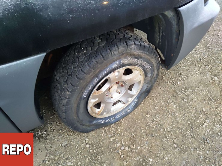 non-operable-2002-chevrolet-avalanche-image-10