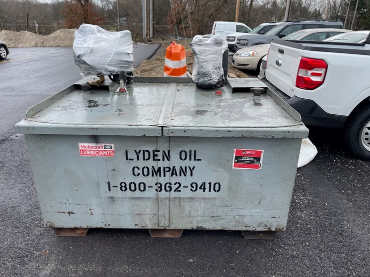 #3002-•-d1g.-dual-chamber-450gal-fuel-tank-with-pumps-image-2