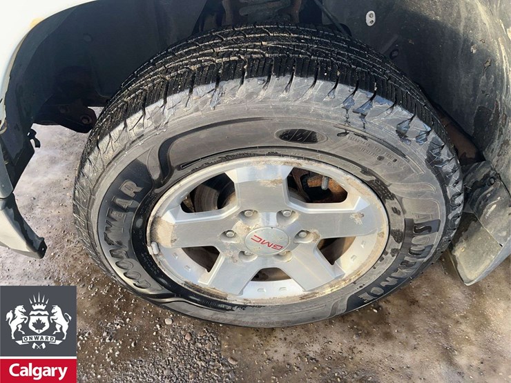 2011-gmc-canyon-sle-image-10