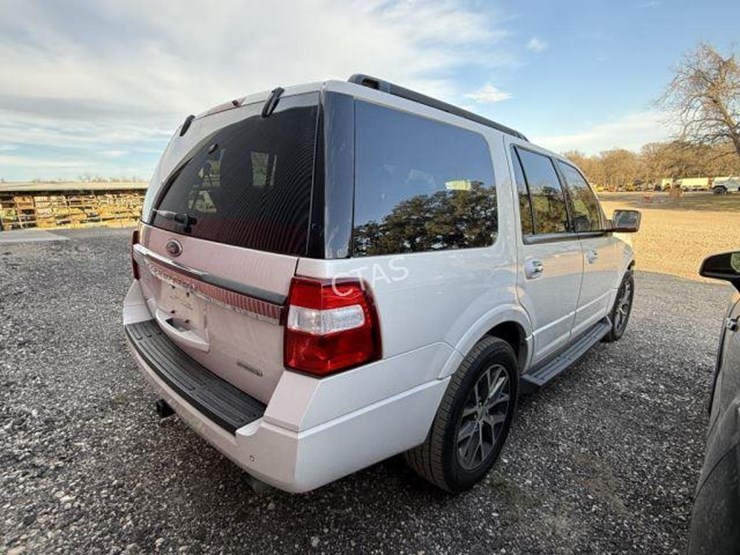 2016-ford-expedition-xlt-image-6