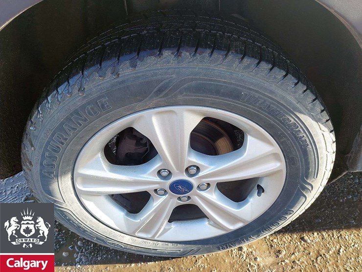 2013-ford-escape-se-image-12