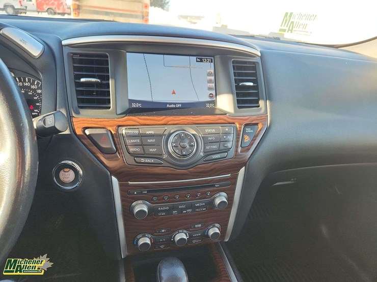 2017-nissan-pathfinder-image-14