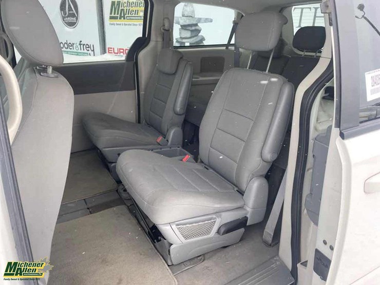 2009-dodge-grand-caravan-se-image-43