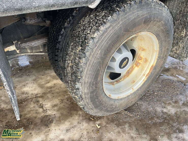 2015-chevrolet-silverado-3500hd-image-10