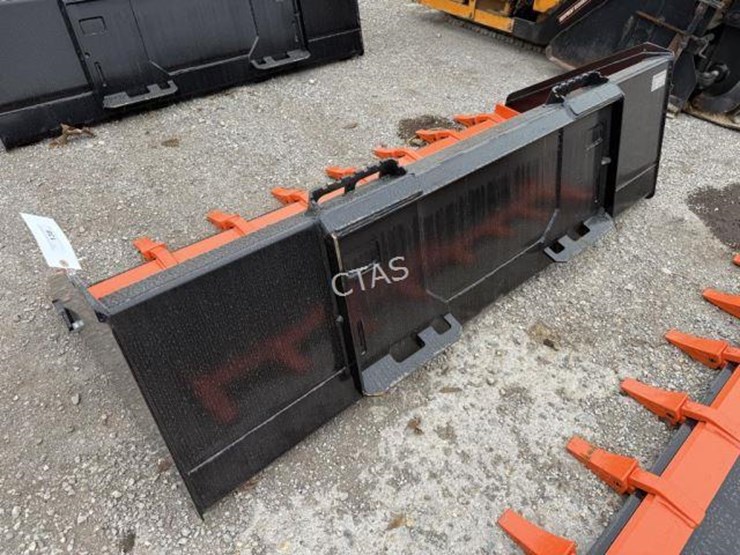 #138-•-80"-skid-steer-bucket-w/-teeth-image-3