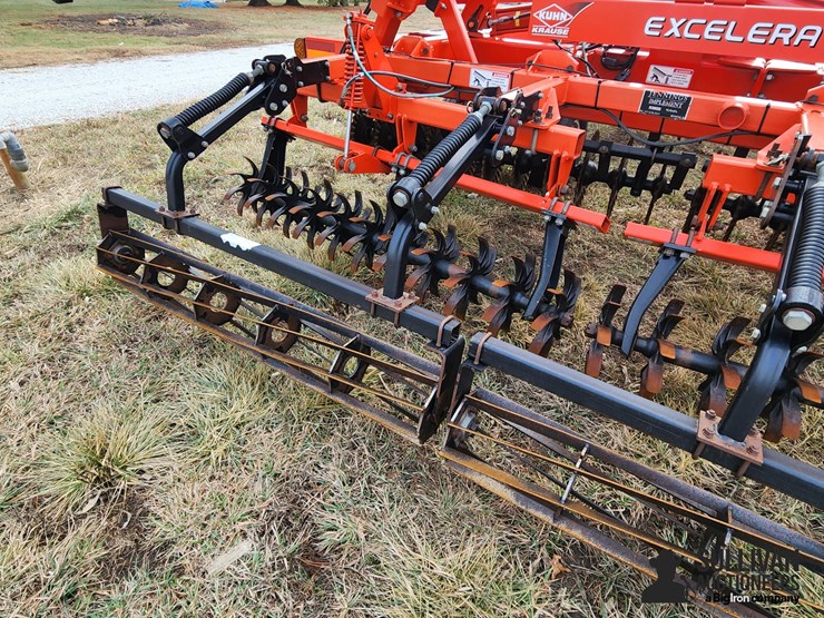 2013-kuhn-krause-excelerator-8000-image-18