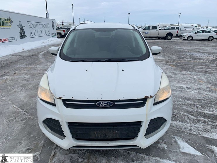 2015-ford-escape-se-image-5