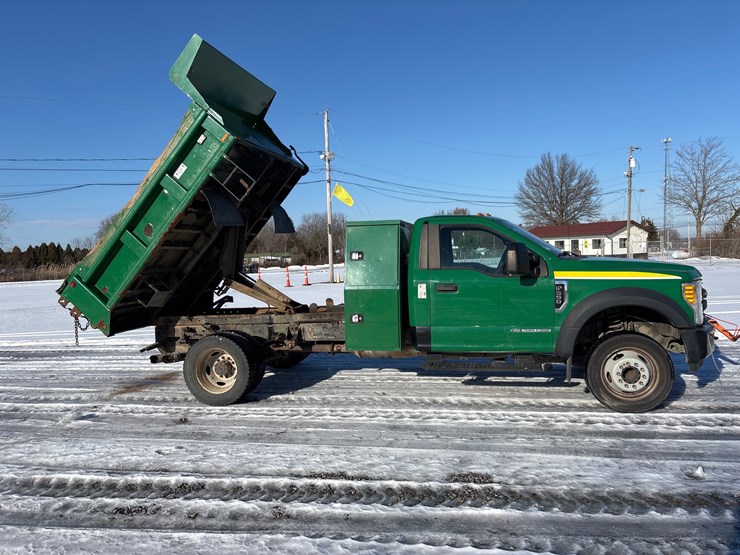 2017-ford-f550-image-3
