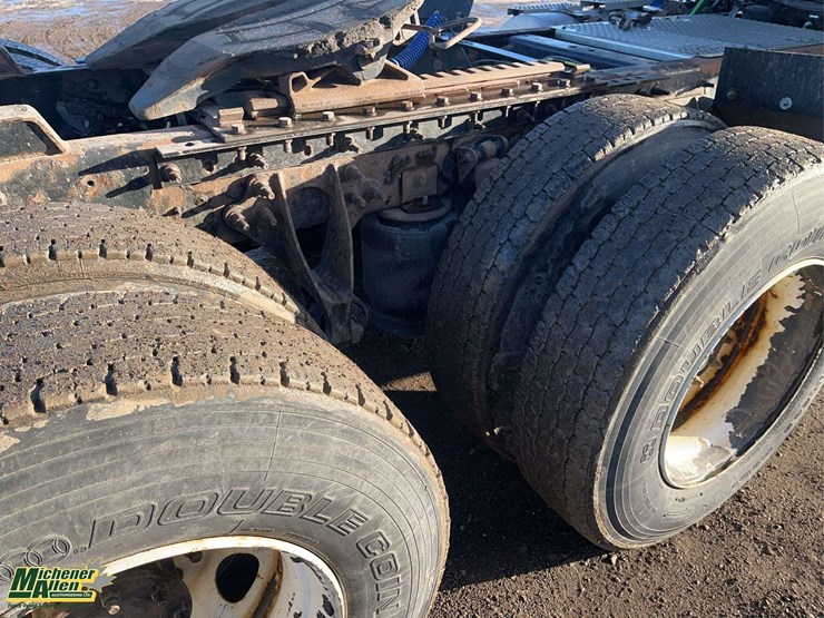 2017-international-prostar-image-12