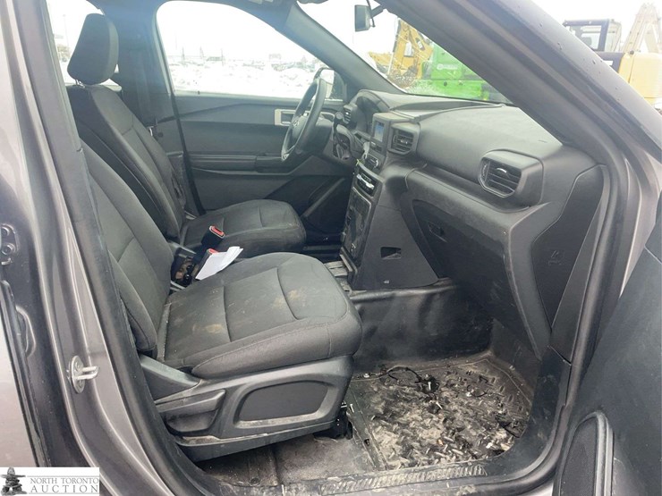 2020-ford-explorer-police-interceptor-image-25