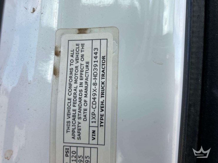 2017-peterbilt-567-image-5