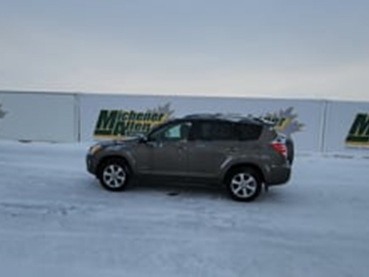 2009-toyota-rav4-image-5