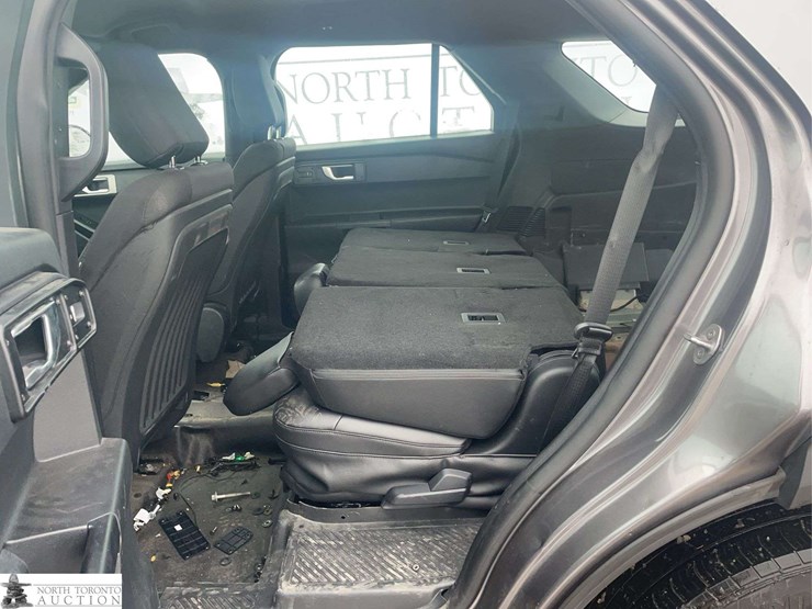 2020-ford-explorer-police-interceptor-image-27