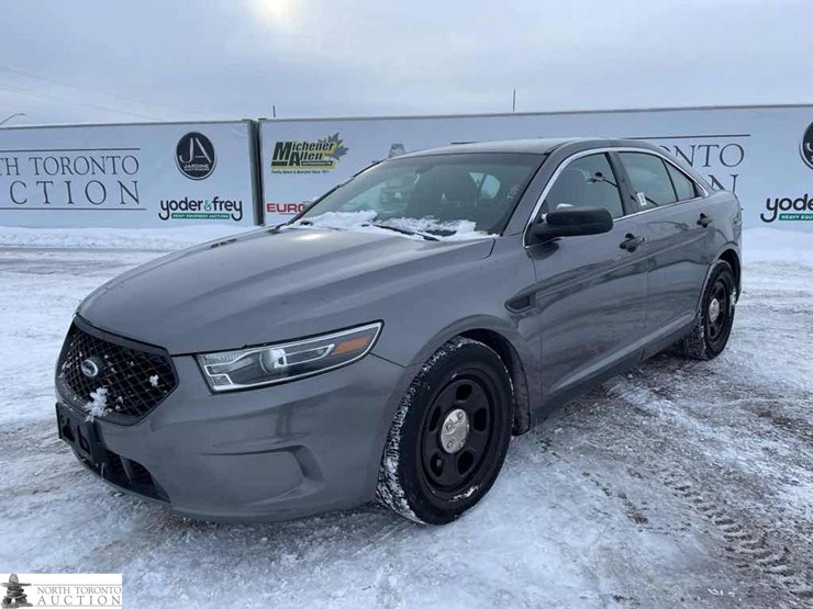 2018-ford-taurus-police-inte-image-1