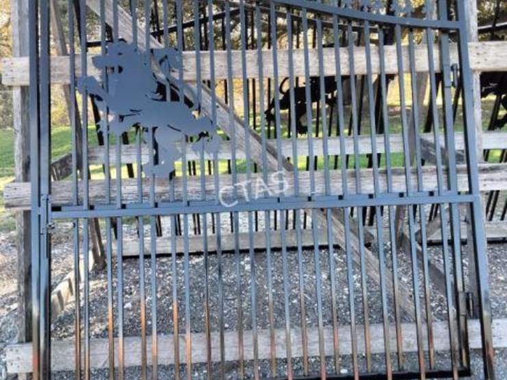 #81-•-bi-parting-iron-gate-w/-lion-motif---4.2m-image-1