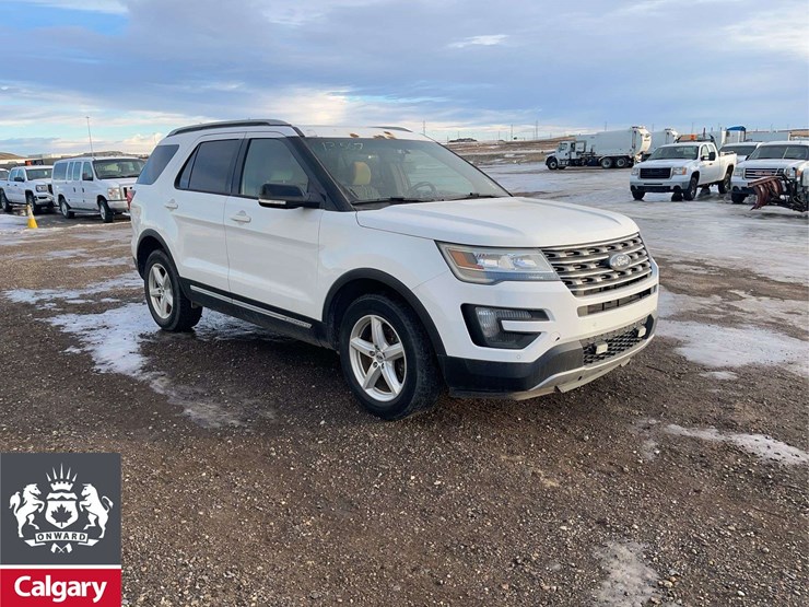 2016-ford-explorer-image-2