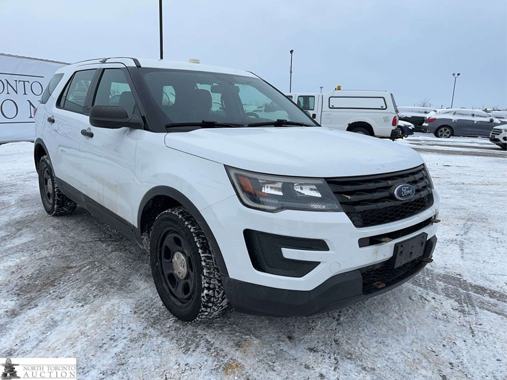 2018-ford-explorer-image-3