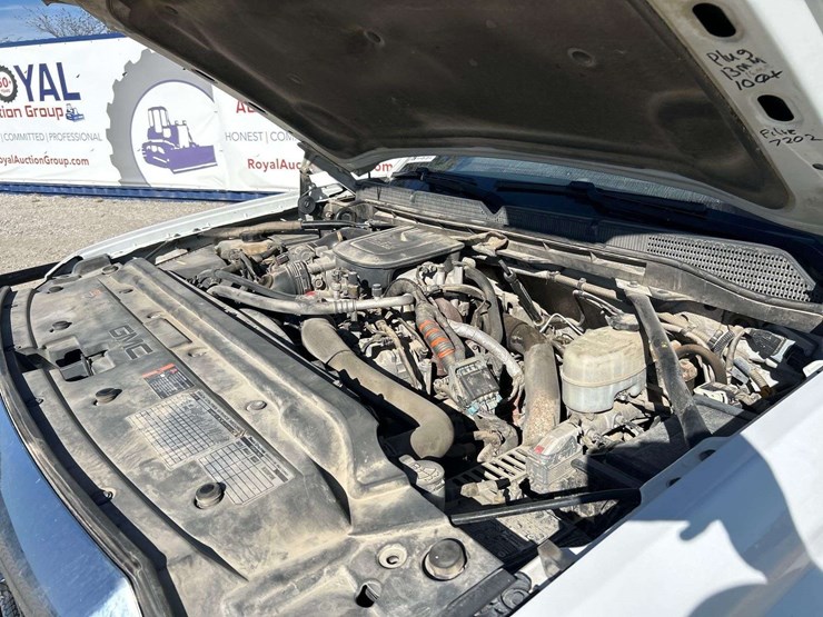 2015-gmc-3500-image-7