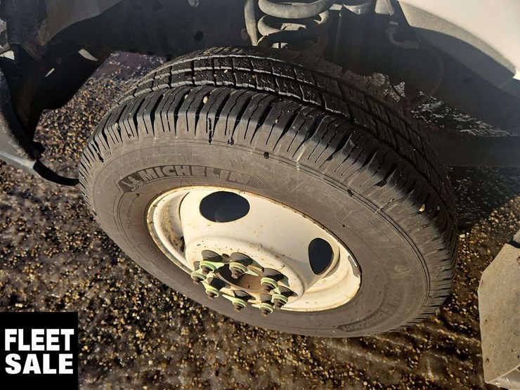 2012-ford-e-series-s/a-service-cube-van-image-10