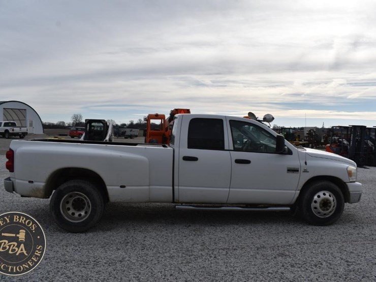2007-dodge-ram-3500-image-13