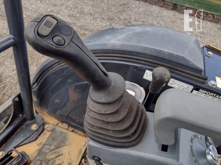 2022-deere-26g-image-8