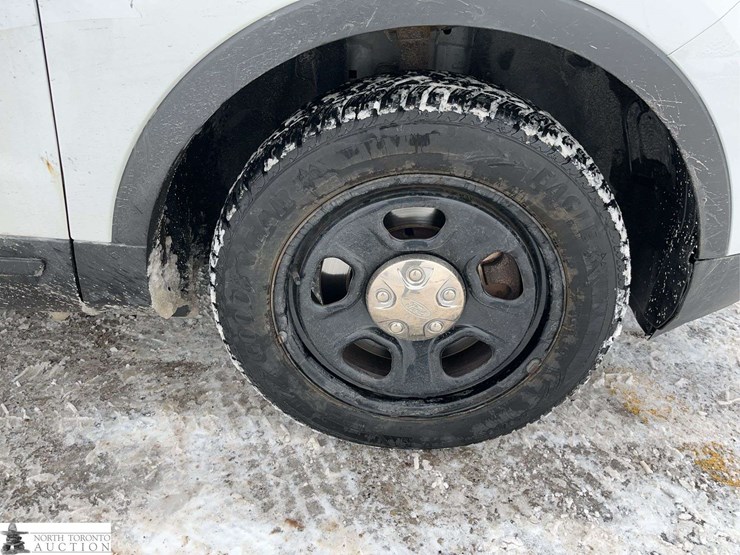 2018-ford-explorer-image-12