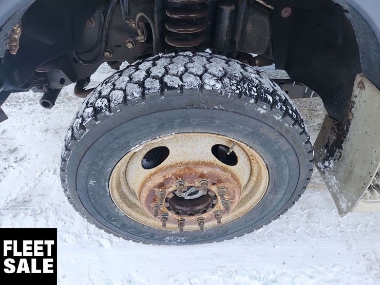 2011-ford-f550-image-10