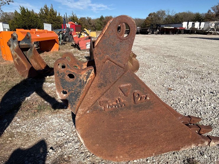 10in-digging-tooth-bucket-excavator-attachment-image-2