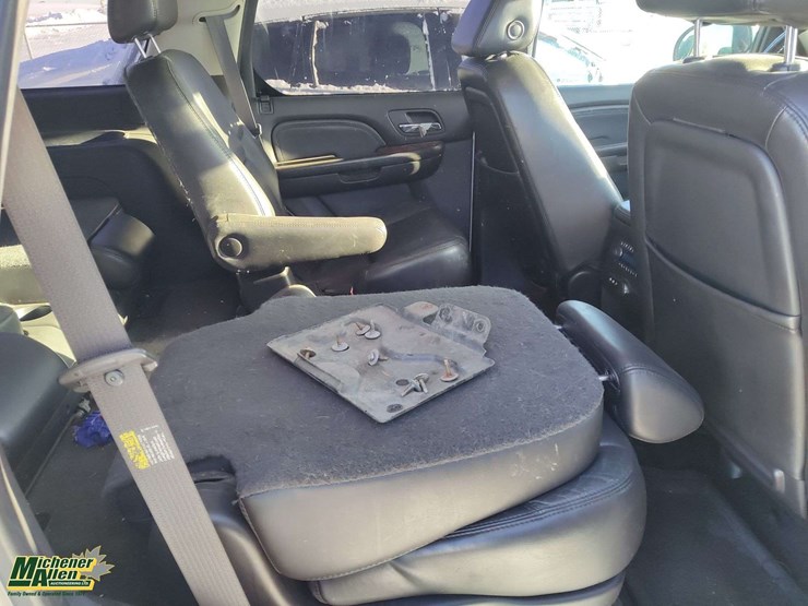 2007-cadillac-escalade-image-12