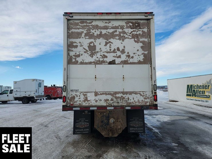 2011-peterbilt-348-image-7