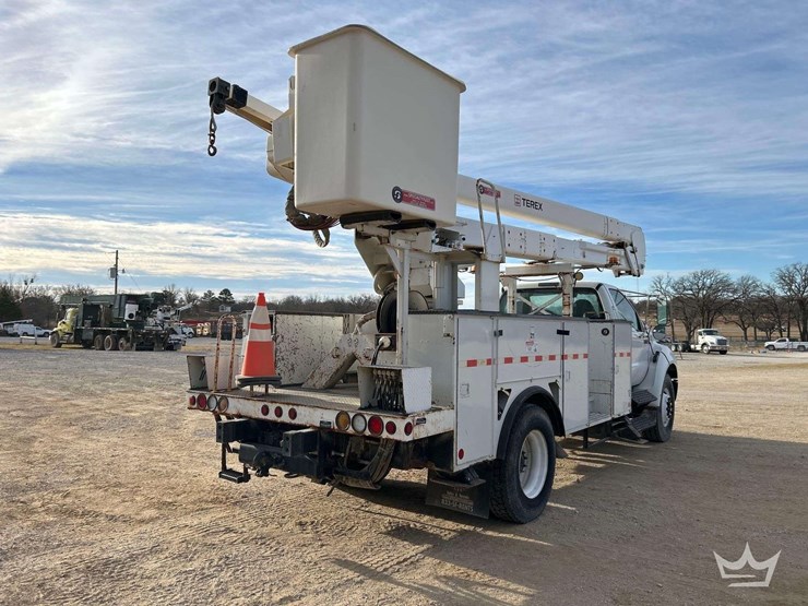 2011-ford-f750-image-3