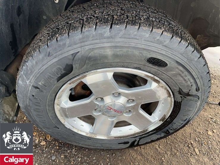 2011-gmc-canyon-sle-image-13