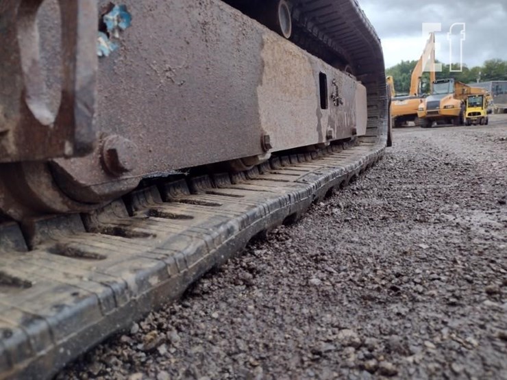 2022-deere-26g-image-38