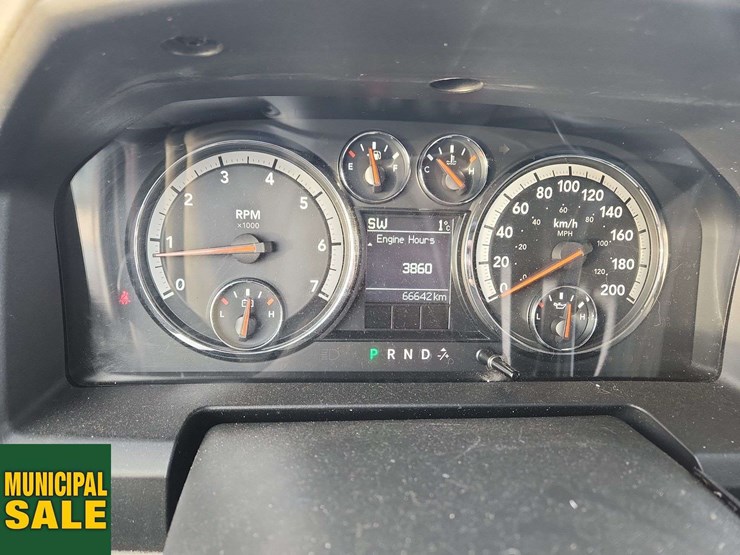 2011-dodge-1500-image-16