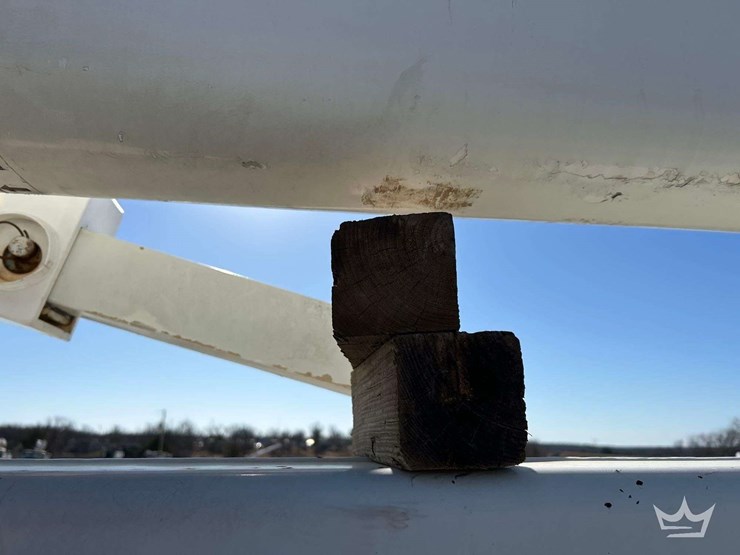 2006-international-bucket-truck-image-39