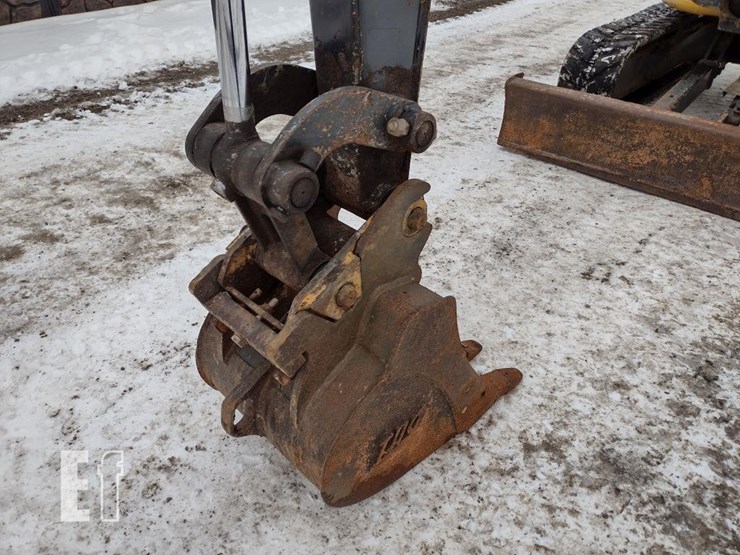 2016-deere-35g-image-16