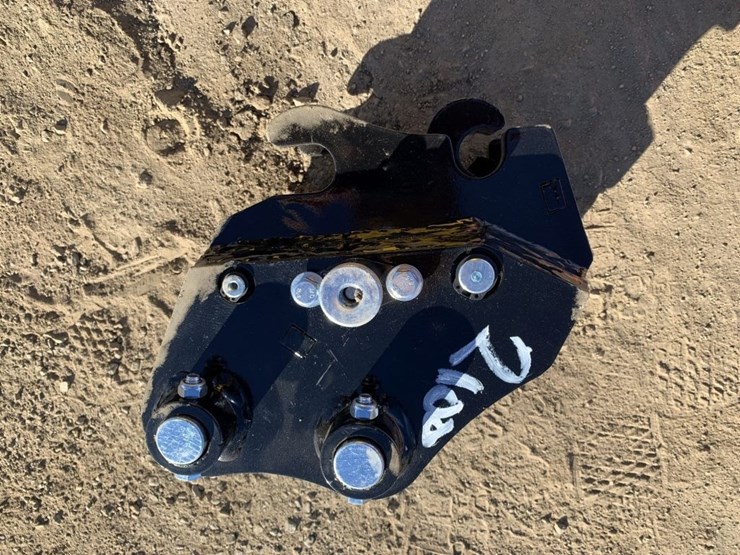 unused-quick-coupler-attachment,-image-1