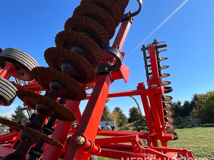 2016-kuhn-krause-8005-excelerator-verticle-tillage-tool-image-61