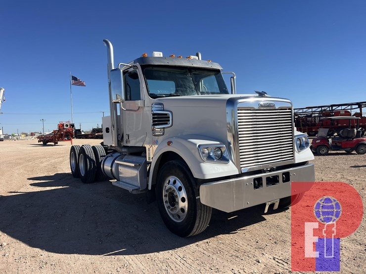 2021-freightliner-coronado-122-sd-image-14