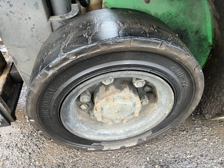 2008-mitsubishi-fg25n-image-13