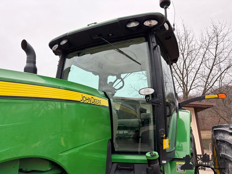 2011-john-deere-8260r-image-10