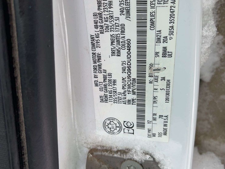 2013-ford-escape-se-image-12