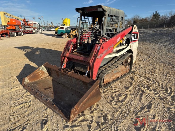 2016-takeuchi-tl8-image-4