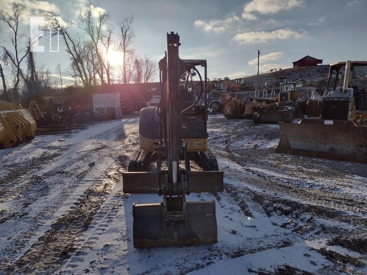 2013-deere-35d-image-2