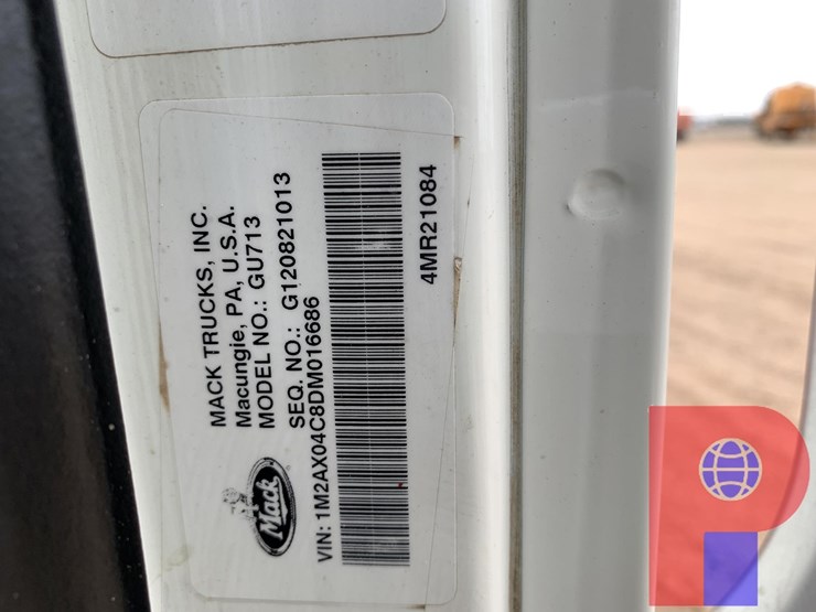 2013-mack-granite-gu713-image-17